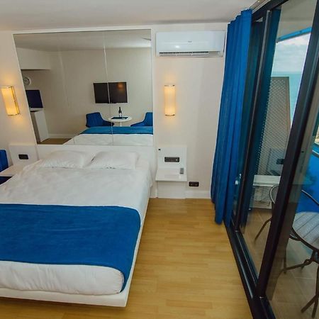 Nuage - 1St Line Sea View Apartments Батумі Екстер'єр фото