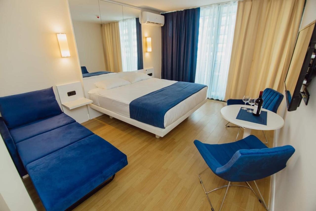 Nuage - 1St Line Sea View Apartments Батумі Екстер'єр фото
