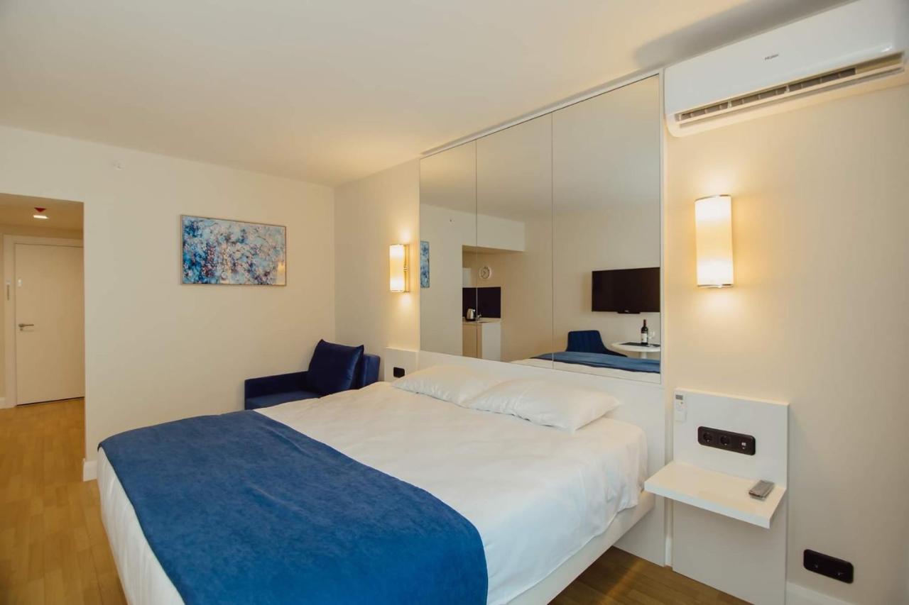 Nuage - 1St Line Sea View Apartments Батумі Екстер'єр фото