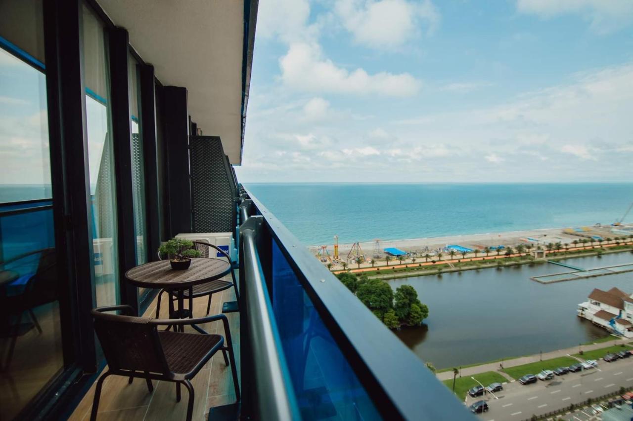 Nuage - 1St Line Sea View Apartments Батумі Екстер'єр фото