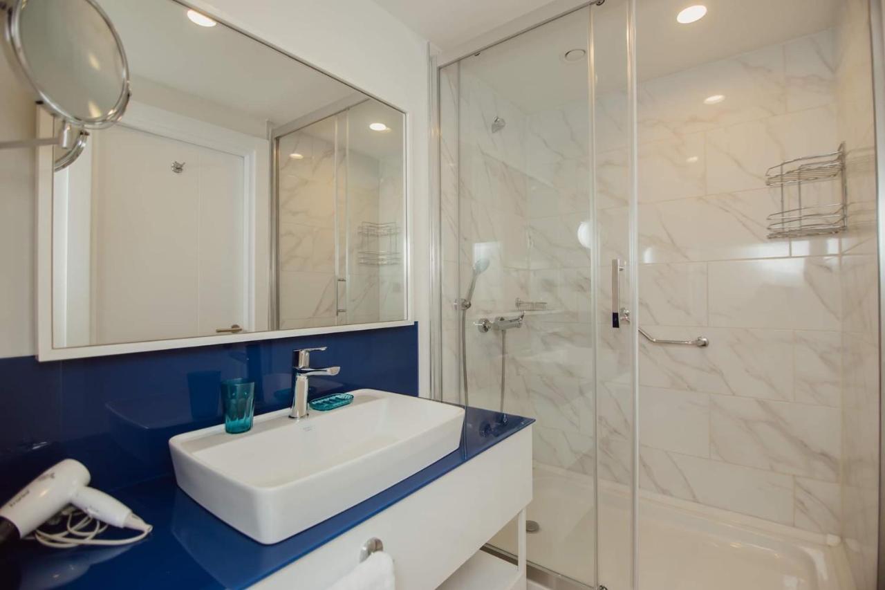 Nuage - 1St Line Sea View Apartments Батумі Екстер'єр фото