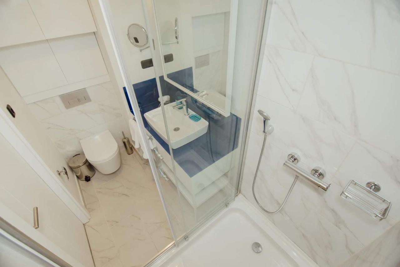 Nuage - 1St Line Sea View Apartments Батумі Екстер'єр фото