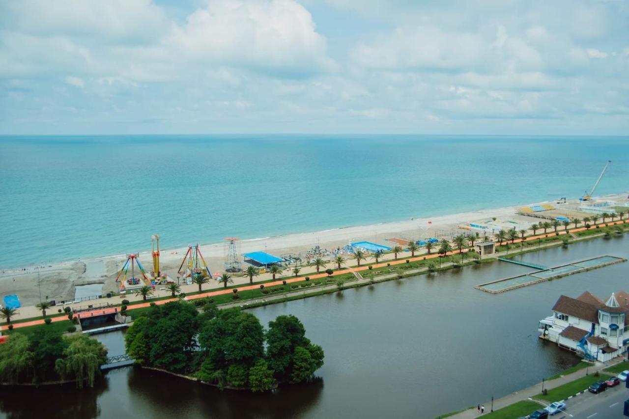 Nuage - 1St Line Sea View Apartments Батумі Екстер'єр фото