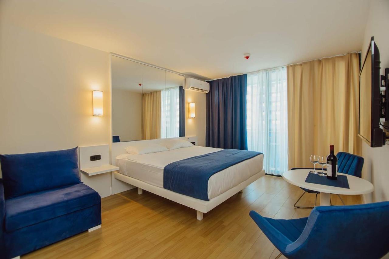 Nuage - 1St Line Sea View Apartments Батумі Екстер'єр фото
